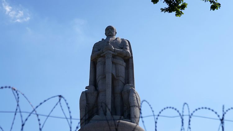  Bismarck-Denkmal im Alten Elbpark