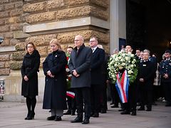  Bürgermeister Tschentscher gedenkt den Opfern des russischen Angriffskrieges