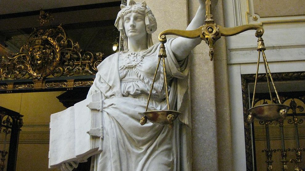 Statue der Justizia