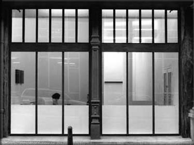  Schaufenster der Galerie Sfeir-Semler