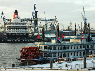  Bilder: NATO-Schiffe im Hafen
