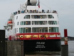  Die FRAM verlässt Hamburg