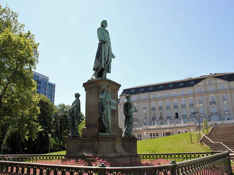  Schiller Denkmal