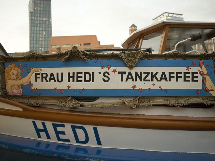  Hier auf hamburg.de erhalten Sie Infos und Fotos zu Frau Hedis in Hamburg an den Landungsbrücken.