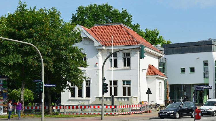 Jenfeld-Haus, Charlottenburger Straße 1