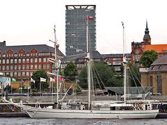  Segelschulschiff "Shabab Oman" in Hamburg