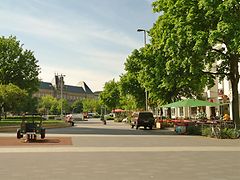  Karolinenplatz – Platz an der Gnadenkirche Messeboulevard