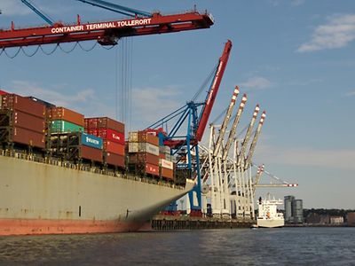  Containerterminal im Hamburger Hafen