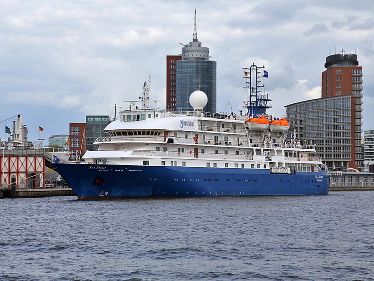  Die Sea Spirit bei ihrem Erstanlauf in Hamburg am 17. Mai 2015
