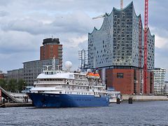  Die Sea Spirit bei ihrem Erstanlauf in Hamburg am 17. Mai 2015
