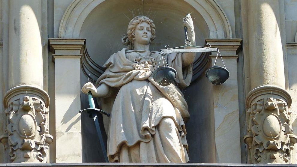 Skulptur einer Justitia