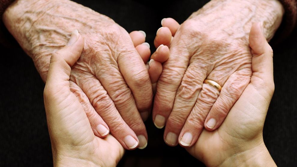 Helfende Hände im Alter 