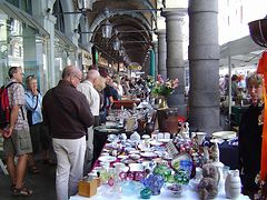  Colonnaden-Antique-Market 