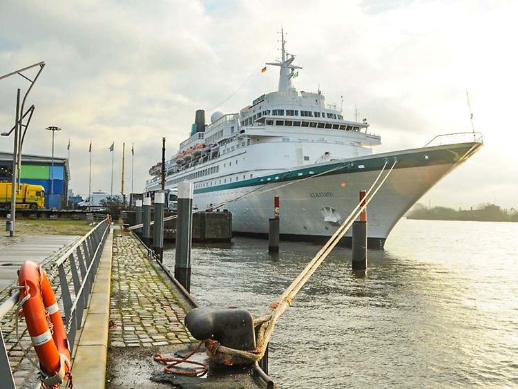  Die Albatros bei ihrem Besuch im Hamburger Hafen im Dezember 2015