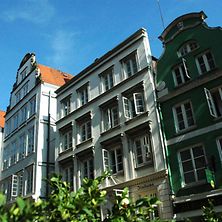  Häuserfront in der historischen Deichstraße in Hamburg 