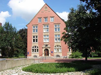  Gebäude Harburger Rathausplatz 4