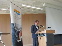  Umweltsenator Jens Kerstan beim Grußwort.