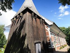  Hölzerner Glockenturm der Dreieinigkeitskirche in Allermöhe