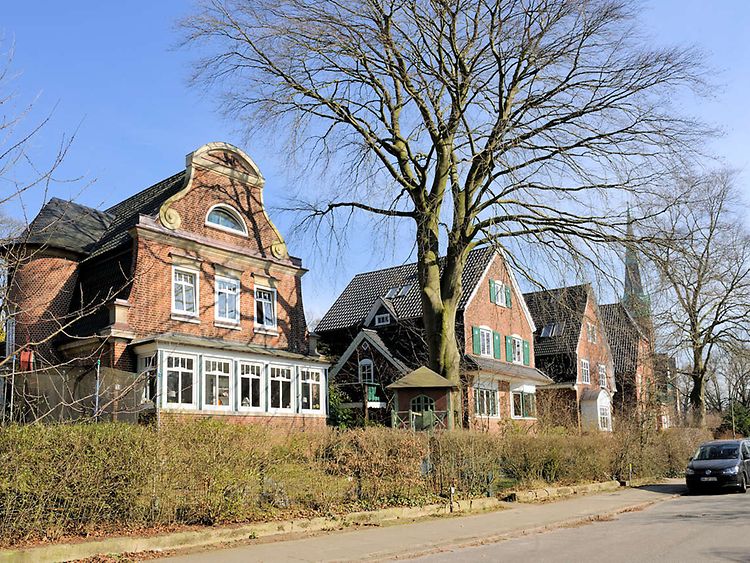  Einzelhäuser im Heimatstil in Groß Flottbek