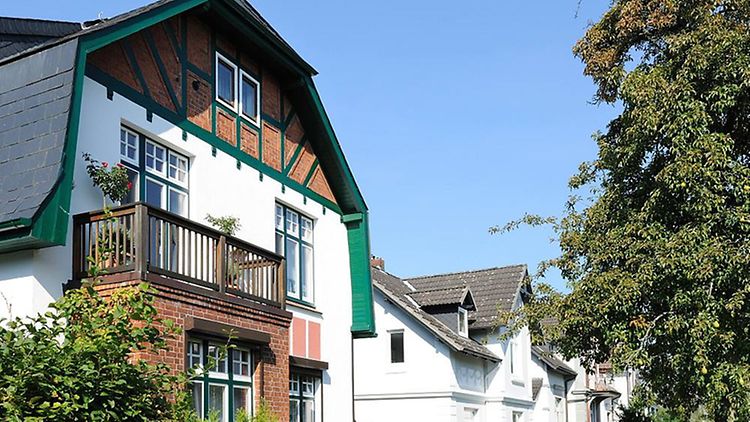  Wohnhaus im Heimatstil mit Fachwerk in Sülldorf