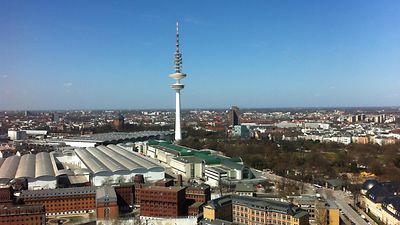  Fernsehturm und Messehallen Hamburg