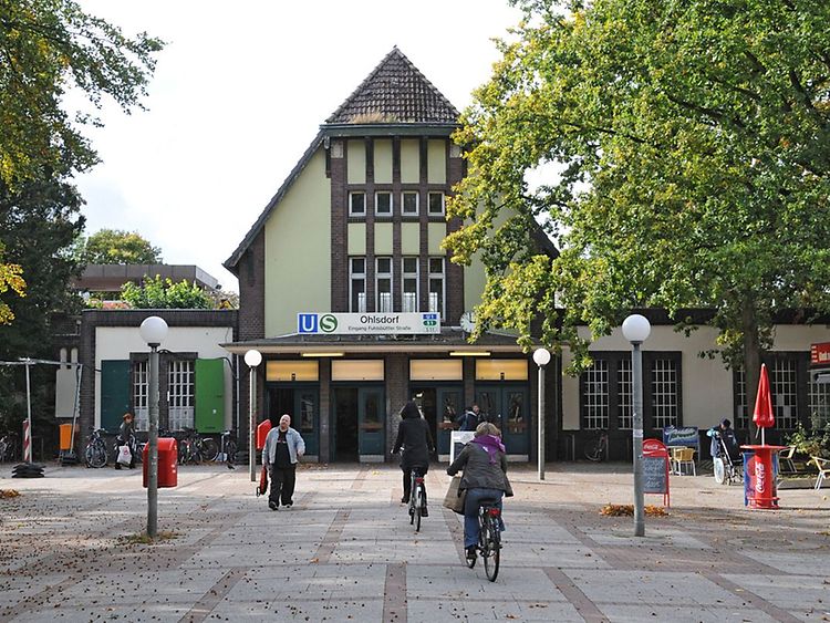  Historisches Bahnhofsgebäude in Ohlsdorf