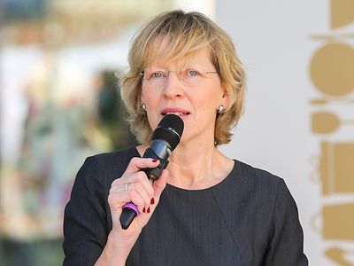  Senatorin Dr. Dorothee Stapelfeldt