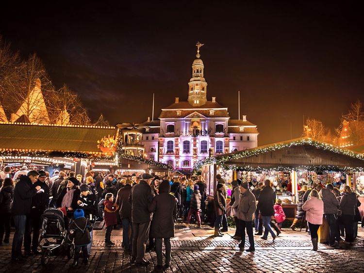  Weihnachtsmarkt am Lüneburger Rathaus