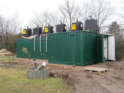  Container mit Gasbehandlungsanlage