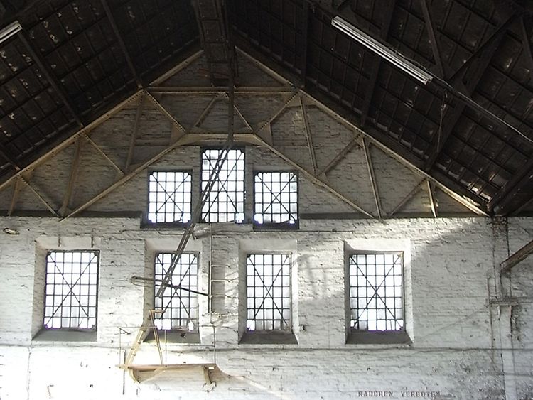  Innenansicht der Hallenfassade im ehemaligen Hamburger Metall-Walzwerk