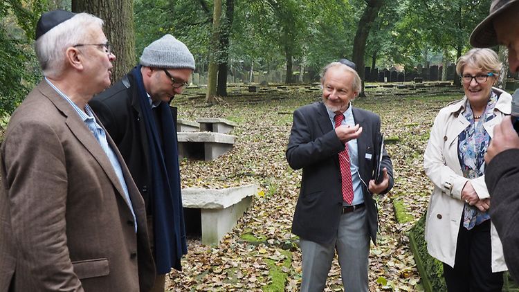  Jüdischer Friedhof Hamburg-Altona: Evaluierung des Welterbe-Kandidaten durch ICOMOS-Experten Dr. Petr Justa aus Prag