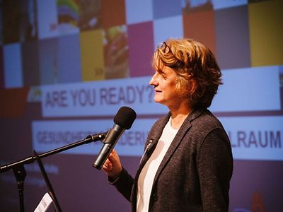  Prof. Dr. Petra Wihofszky am Rednerpult beim Kongress 2017